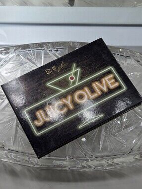 Give Me Glow Juicy Olive Eyeshadow Palette